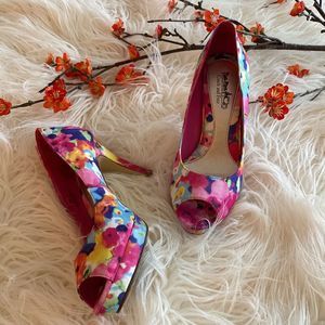 💞COACH AND FOUR 💞TRUDY flower heels